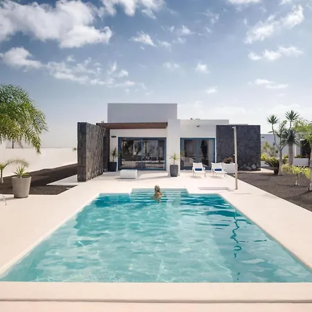 Casa Montana Mesa Stylish And Luxurious With Private Heated Pool Wifi Air Conditioning Villa